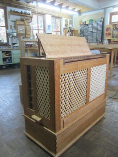 Essen Neubau Truhenorgel